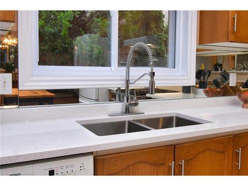 282 Winterberry Drive, Stoney Creek, ON - Indoor Photo Showing Kitchen With Double Sink