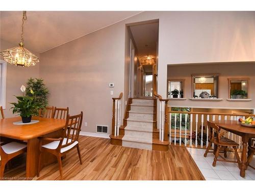 282 Winterberry Drive, Stoney Creek, ON - Indoor Photo Showing Dining Room