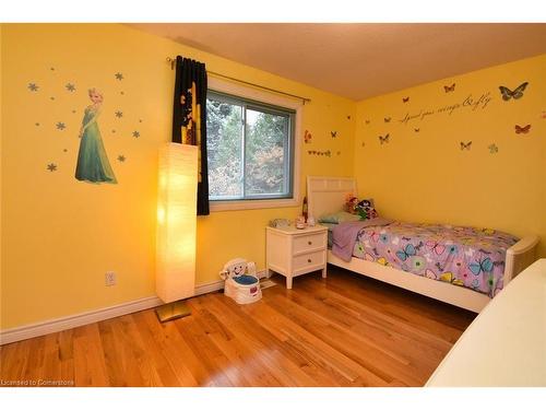 282 Winterberry Drive, Stoney Creek, ON - Indoor Photo Showing Bedroom