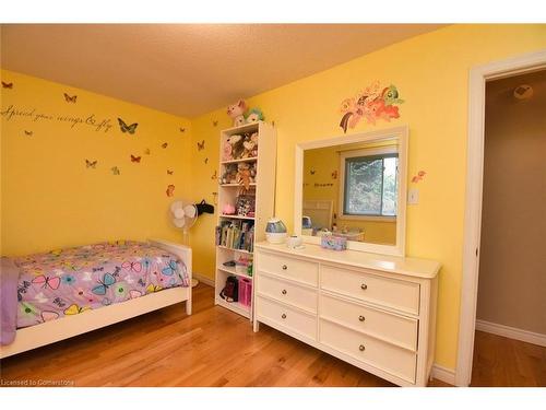 282 Winterberry Drive, Stoney Creek, ON - Indoor Photo Showing Bedroom