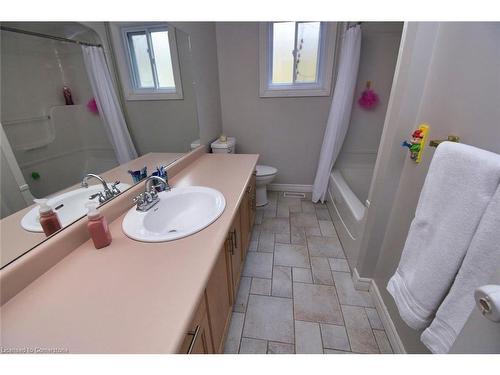 282 Winterberry Drive, Stoney Creek, ON - Indoor Photo Showing Bathroom