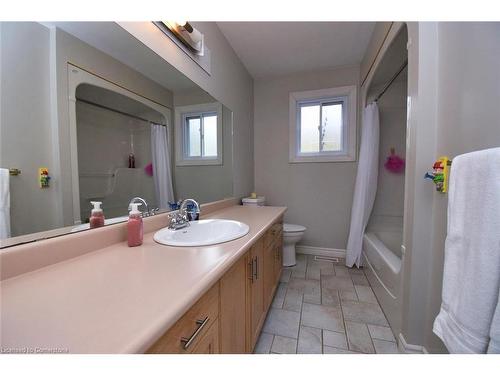 282 Winterberry Drive, Stoney Creek, ON - Indoor Photo Showing Bathroom