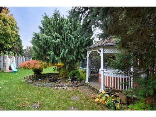 282 Winterberry Drive, Stoney Creek, ON - Outdoor With Backyard