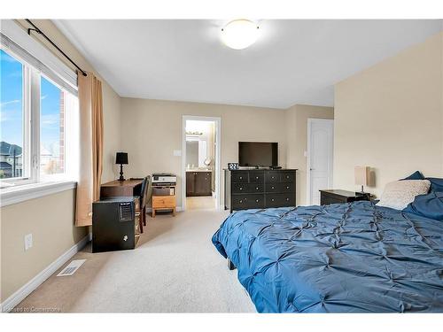 12 Matteo Trail, Hamilton, ON - Indoor Photo Showing Bedroom