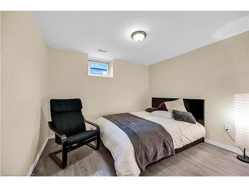 12 Matteo Trail, Hamilton, ON - Indoor Photo Showing Bedroom