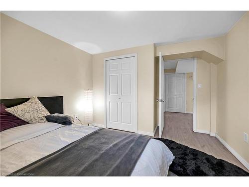 12 Matteo Trail, Hamilton, ON - Indoor Photo Showing Bedroom