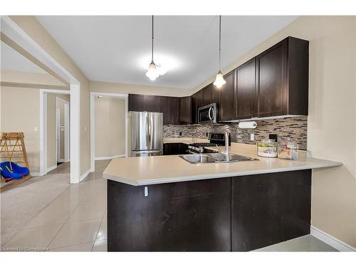 12 Matteo Trail, Hamilton, ON - Indoor Photo Showing Kitchen With Double Sink With Upgraded Kitchen