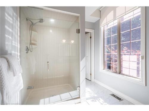 18 Westie Road, Brantford, ON - Indoor Photo Showing Bathroom