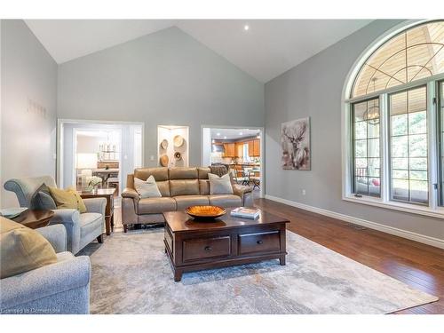 18 Westie Road, Brantford, ON - Indoor Photo Showing Living Room