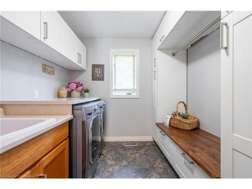 18 Westie Road, Brantford, ON - Indoor Photo Showing Laundry Room