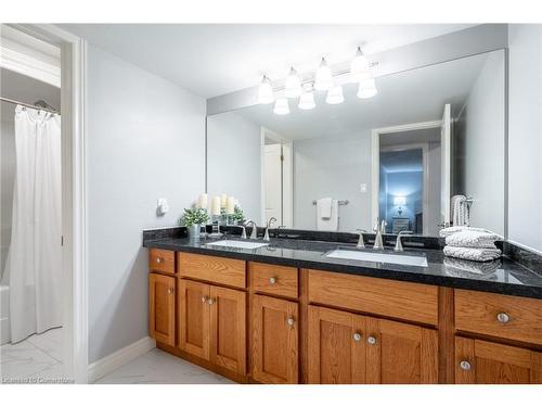 18 Westie Road, Brantford, ON - Indoor Photo Showing Bathroom