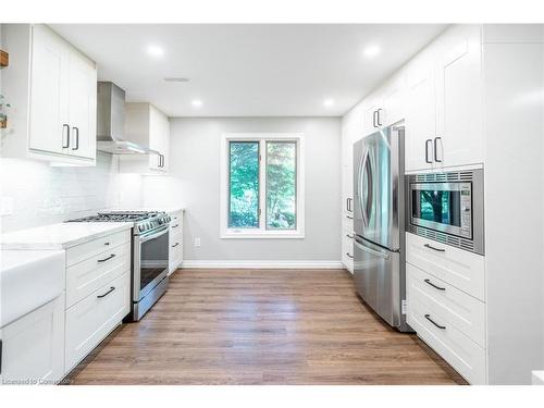 18 Westie Road, Brantford, ON - Indoor Photo Showing Kitchen With Upgraded Kitchen