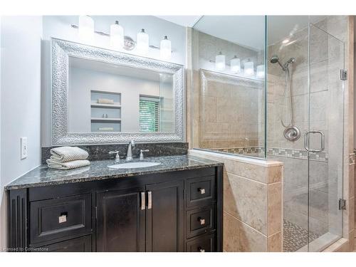 18 Westie Road, Brantford, ON - Indoor Photo Showing Bathroom