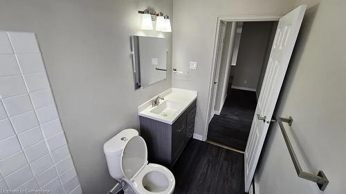 9-2205 King Street E, Hamilton, ON - Indoor Photo Showing Bathroom