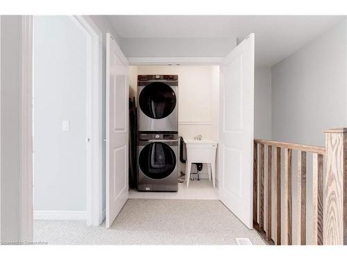 9 Lakewalk Drive, Stoney Creek, ON - Indoor Photo Showing Laundry Room