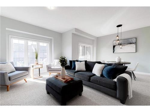 9 Lakewalk Drive, Stoney Creek, ON - Indoor Photo Showing Living Room