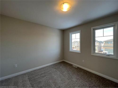 9320 White Oak Avenue, Niagara Falls, ON - Indoor Photo Showing Other Room