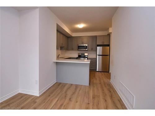 88-677 Park Road N, Brantford, ON - Indoor Photo Showing Kitchen