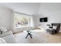 627 Mullin Way, Burlington, ON  - Indoor Photo Showing Living Room 