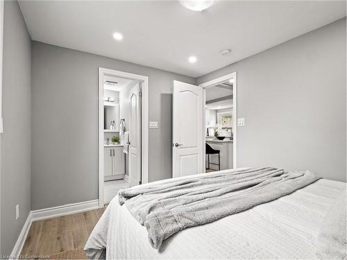 330 Dieppe Street, Welland, ON - Indoor Photo Showing Bedroom