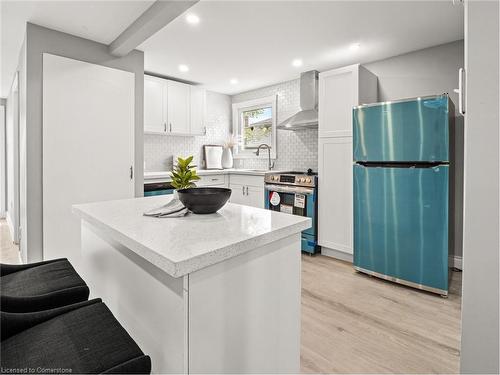 330 Dieppe Street, Welland, ON - Indoor Photo Showing Kitchen With Upgraded Kitchen