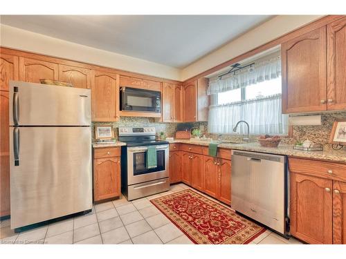 182 West 23Rd Street, Hamilton, ON - Indoor Photo Showing Kitchen