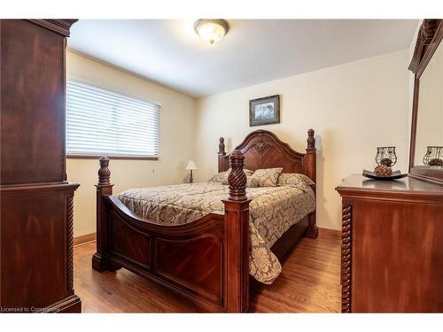 182 West 23Rd Street, Hamilton, ON - Indoor Photo Showing Bedroom