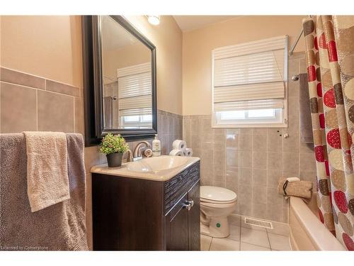 182 West 23Rd Street, Hamilton, ON - Indoor Photo Showing Bathroom