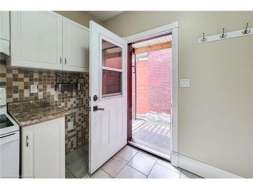 114 Tisdale Street N, Hamilton, ON - Indoor Photo Showing Kitchen