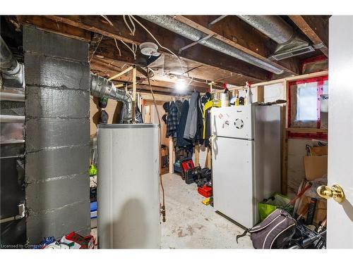 2284 Fraser Avenue, Windsor, ON - Indoor Photo Showing Basement