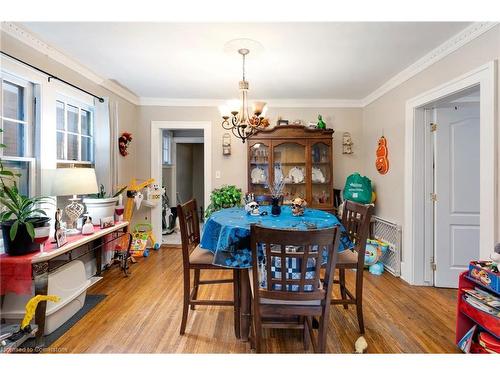 2284 Fraser Avenue, Windsor, ON - Indoor Photo Showing Dining Room