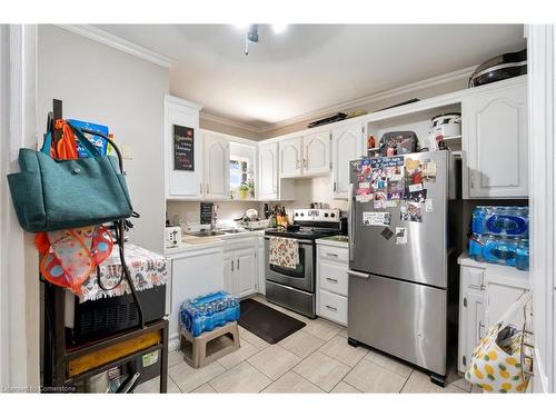 2284 Fraser Avenue, Windsor, ON - Indoor Photo Showing Kitchen