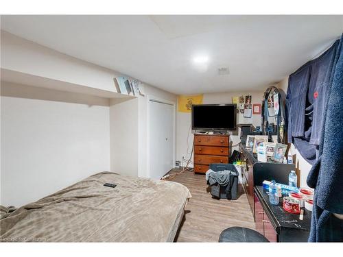 2284 Fraser Avenue, Windsor, ON - Indoor Photo Showing Bedroom