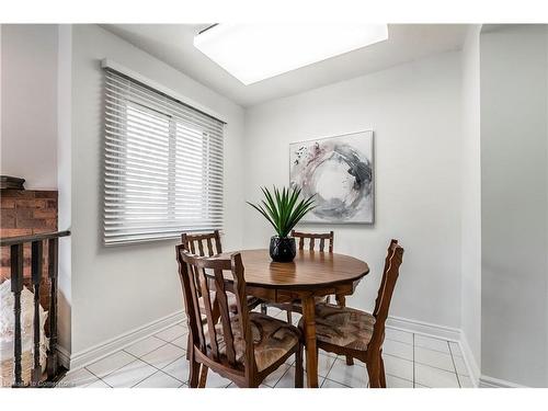 56-3050 Orleans Road, Mississauga, ON - Indoor Photo Showing Dining Room