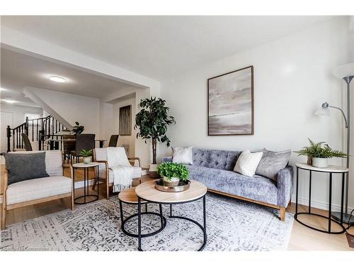 56-3050 Orleans Road, Mississauga, ON - Indoor Photo Showing Living Room