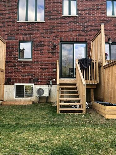 27-290 Barton Street W, Hamilton, ON - Outdoor With Exterior