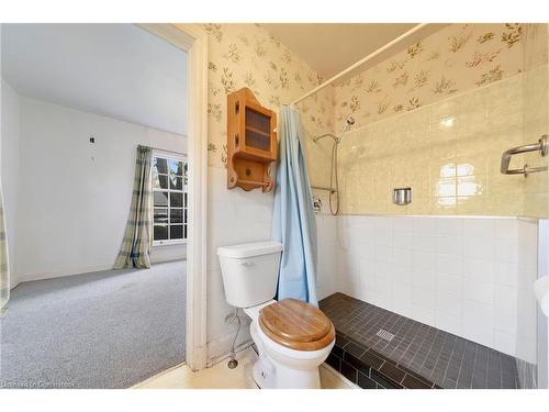 80 South Drive, St. Catharines, ON - Indoor Photo Showing Bathroom