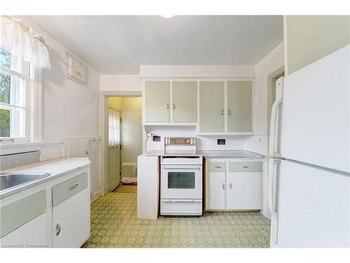 80 South Drive, St. Catharines, ON - Indoor Photo Showing Kitchen