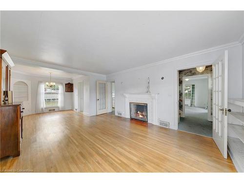 80 South Drive, St. Catharines, ON - Indoor Photo Showing Living Room With Fireplace