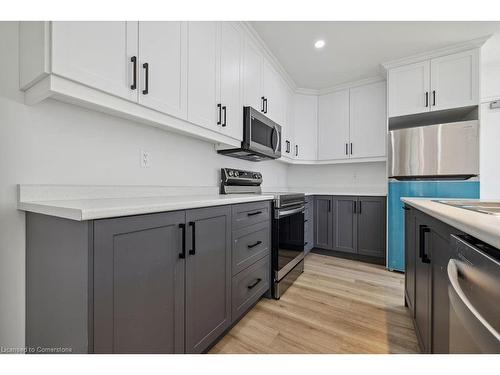 1-132 Prospect Street S, Hamilton, ON - Indoor Photo Showing Kitchen