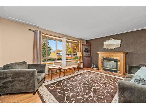 5383 Clive Crescent, Burlington, ON - Indoor Photo Showing Living Room With Fireplace