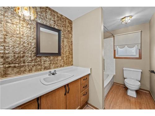 5383 Clive Crescent, Burlington, ON - Indoor Photo Showing Bathroom