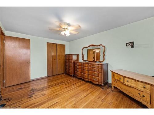 5383 Clive Crescent, Burlington, ON - Indoor Photo Showing Bedroom