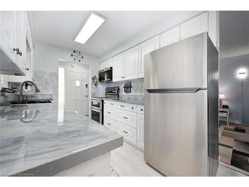 511 Stone Church Road W, Hamilton, ON - Indoor Photo Showing Kitchen