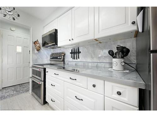 511 Stone Church Road W, Hamilton, ON - Indoor Photo Showing Kitchen