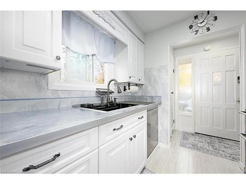 511 Stone Church Road W, Hamilton, ON - Indoor Photo Showing Kitchen