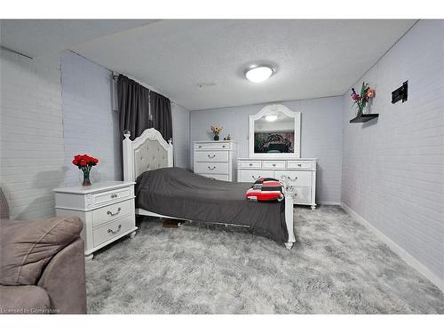 511 Stone Church Road W, Hamilton, ON - Indoor Photo Showing Bedroom