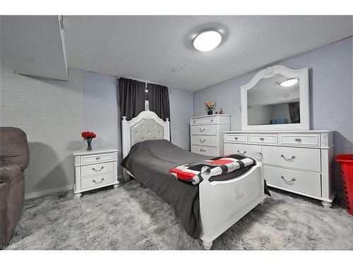 511 Stone Church Road W, Hamilton, ON - Indoor Photo Showing Bedroom