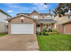 137 Dragoon Drive  Hamilton, ON L9B 2C9