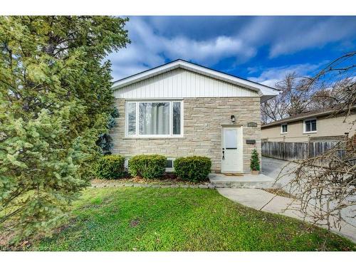 582 Chamberlain Road, Burlington, ON - Outdoor